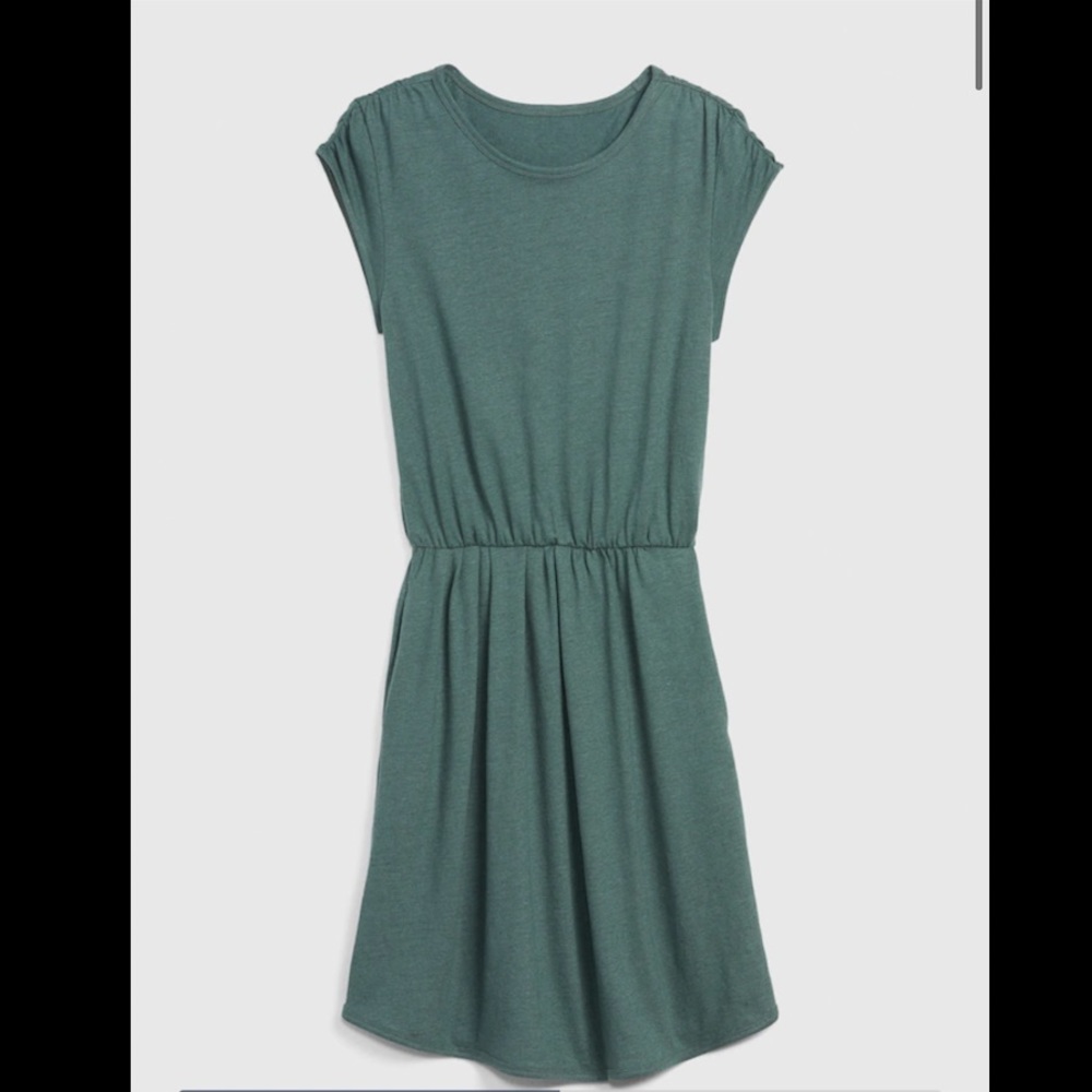 NWOT Green GAP Short Sleeve Dress